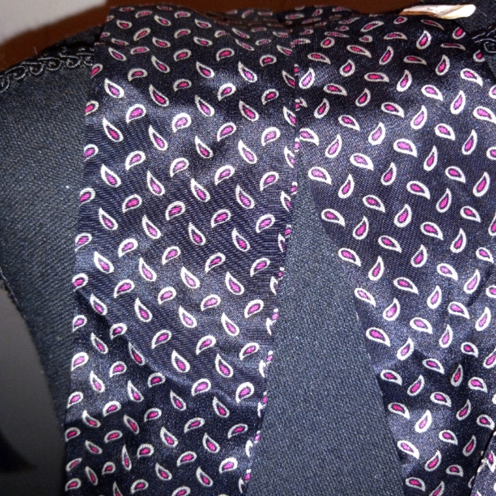 100% silk, pink, black, and white bow tie
